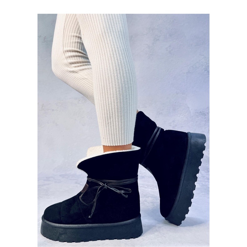 Cena Černé sněhule z ovčí kůže - Inello černá 2