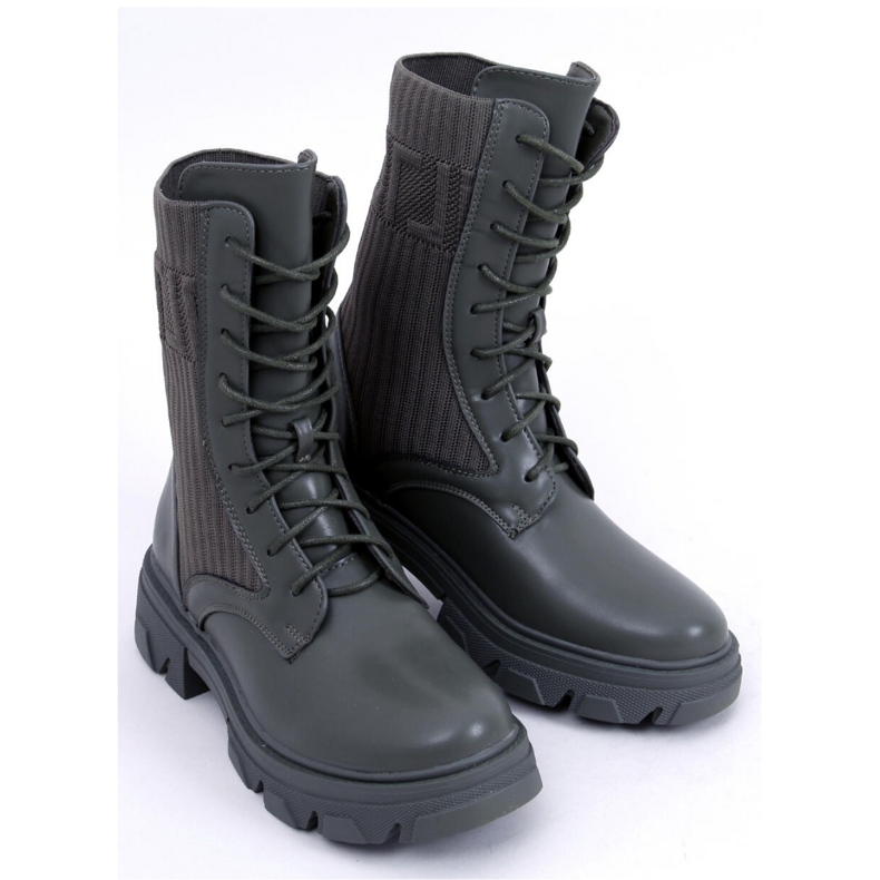 Pracovníci s pružným svrškem Calling Green - Inello zelená 1 Pracovníci s pružným svrškem Calling Green - Inello zelená 1