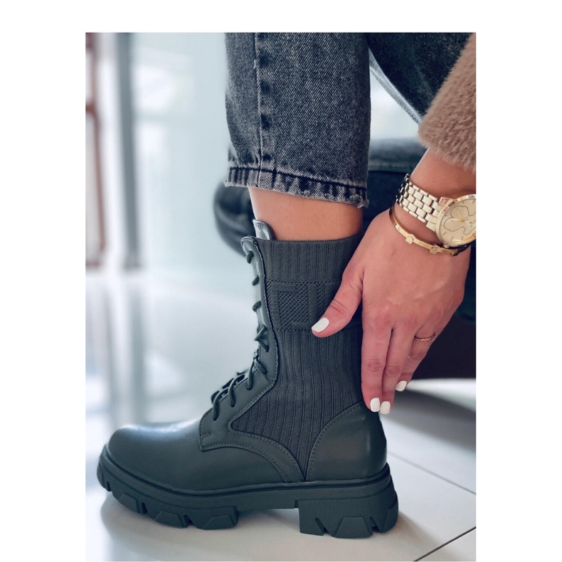 Pracovníci s pružným svrškem Calling Green - Inello zelená 2 Pracovníci s pružným svrškem Calling Green - Inello zelená 2