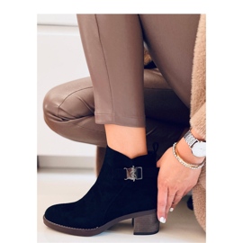 Klasické kotníkové boty na podpatku Marsha Black - Inello černá 1