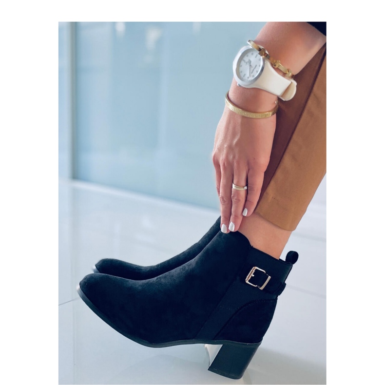 Cyndi Black Semišové kotníkové boty na vysokém podpatku - Inello černá 2