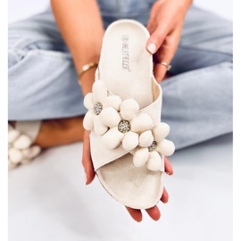 Sandálové korkové žabky s polštářkovými květy Charss Beige - Inello béžový 1