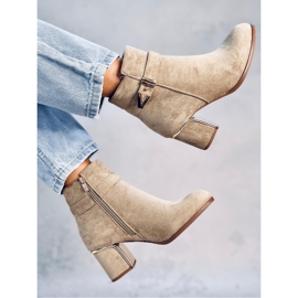 Elegantní kotníkové boty na vysokém podpatku Khalia Khaki - Inello béžový 2