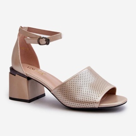 Step in style Sandály Model Horissa 62114 Gold - Krok ve velkém stylu žluť 2