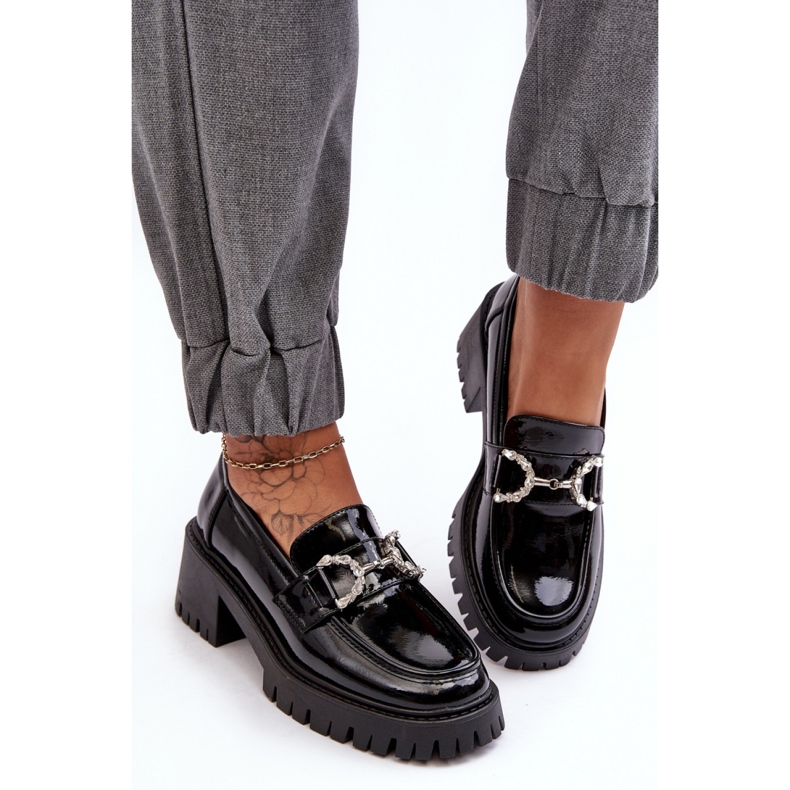 Černé lakované boty na vysokém podpatku černá 2