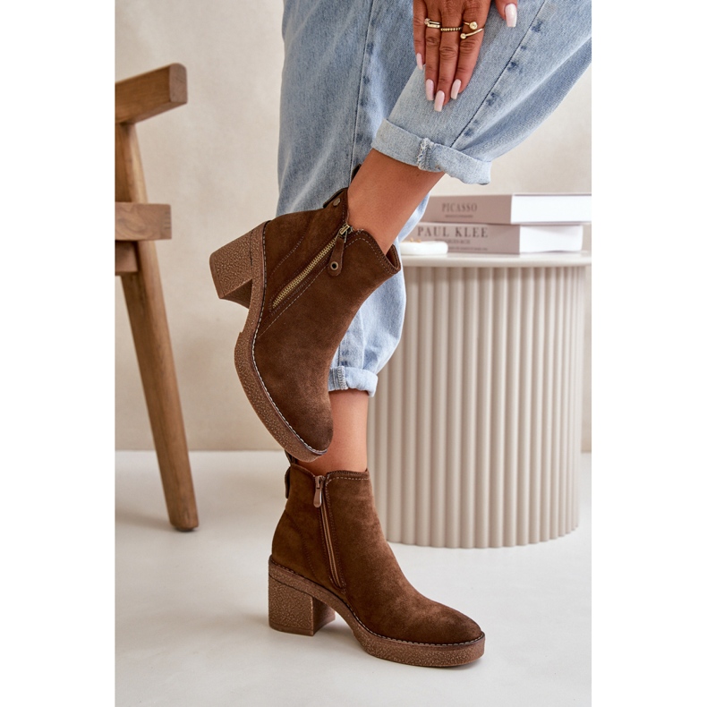 Hnědé dámské kotníkové boty na vysokém podpatku hnědý 1 Hnědé dámské kotníkové boty na vysokém podpatku hnědý 1