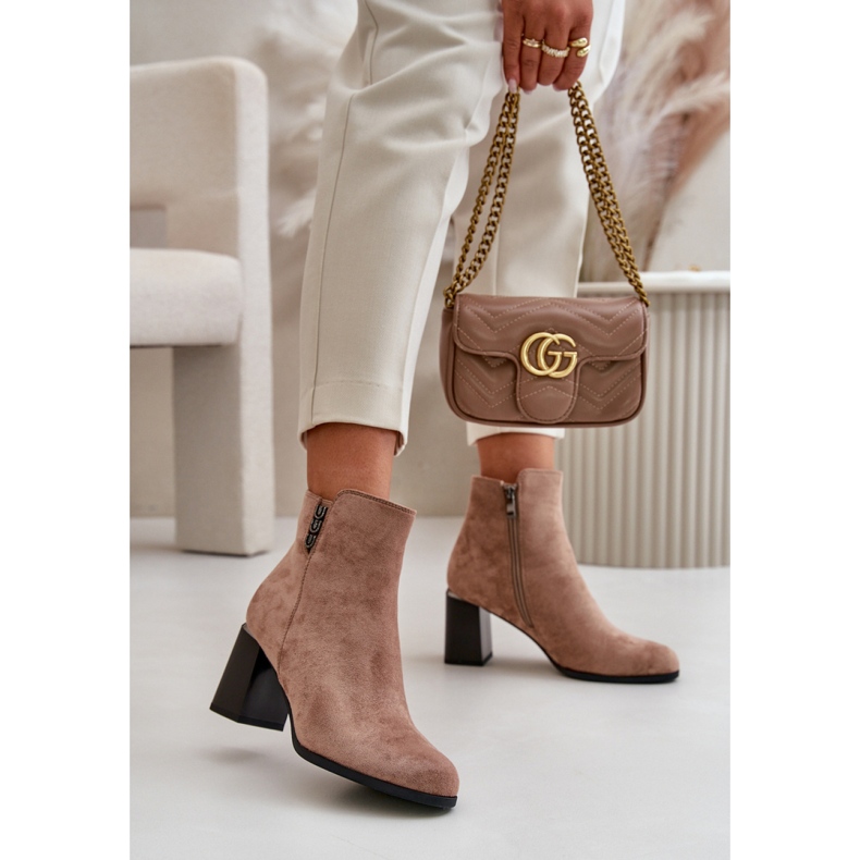 Hnědé dámské kotníkové boty béžový 1