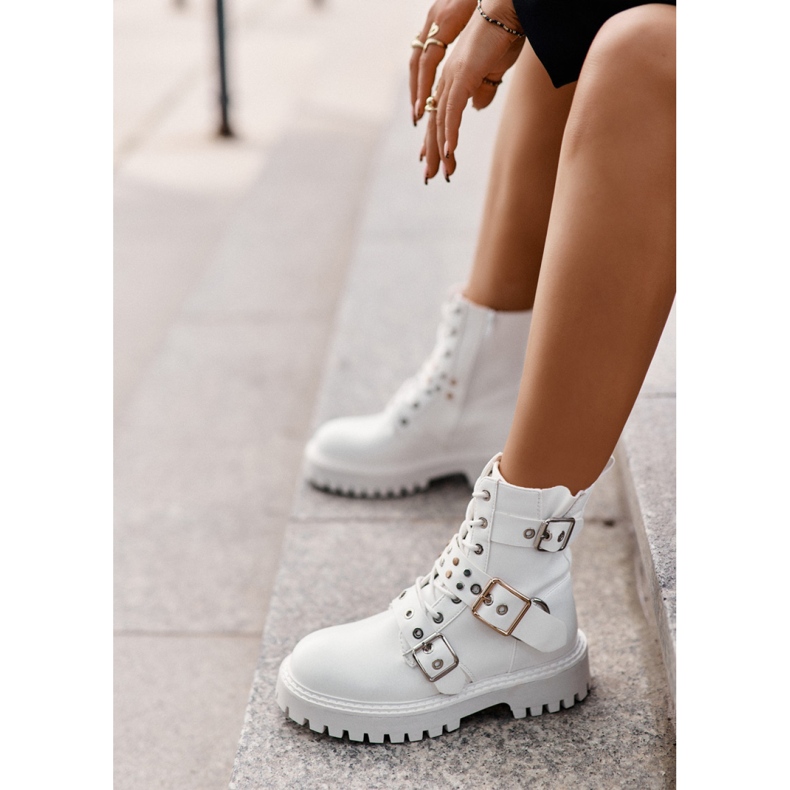 Dámské tašky s bílými přezkami 2