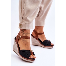 Černé dámské sandály na klínku černá 1