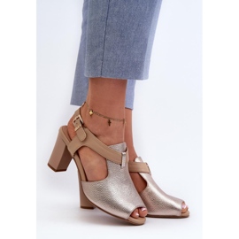 Step in style Sandály Model Queenmarie ASA228-3 Gold - Krok ve velkém stylu žluť 1