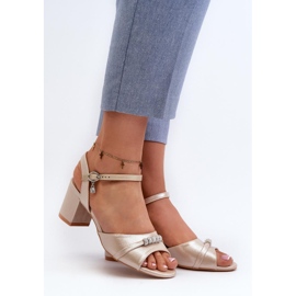 Step in style Sandály Model Narhi 20241 Gold - Krok ve velkém stylu žlutá 1