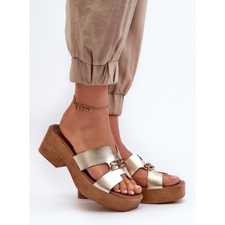Step in style Sandálové žabky Model Zazoo 40412 Gold - Krok ve velkém stylu žluť 1