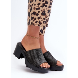 Step in style Sandálové žabky Model Titantha 24SD98-6989 Black - Krok ve velkém stylu černá 1