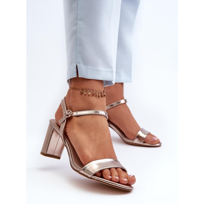 Zlaté/šampaňské sandály zlatý 2