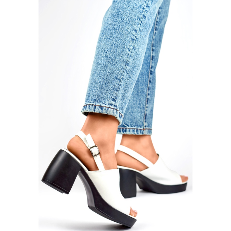 Sandály Model GD-FL1630W Bílé bílý 1