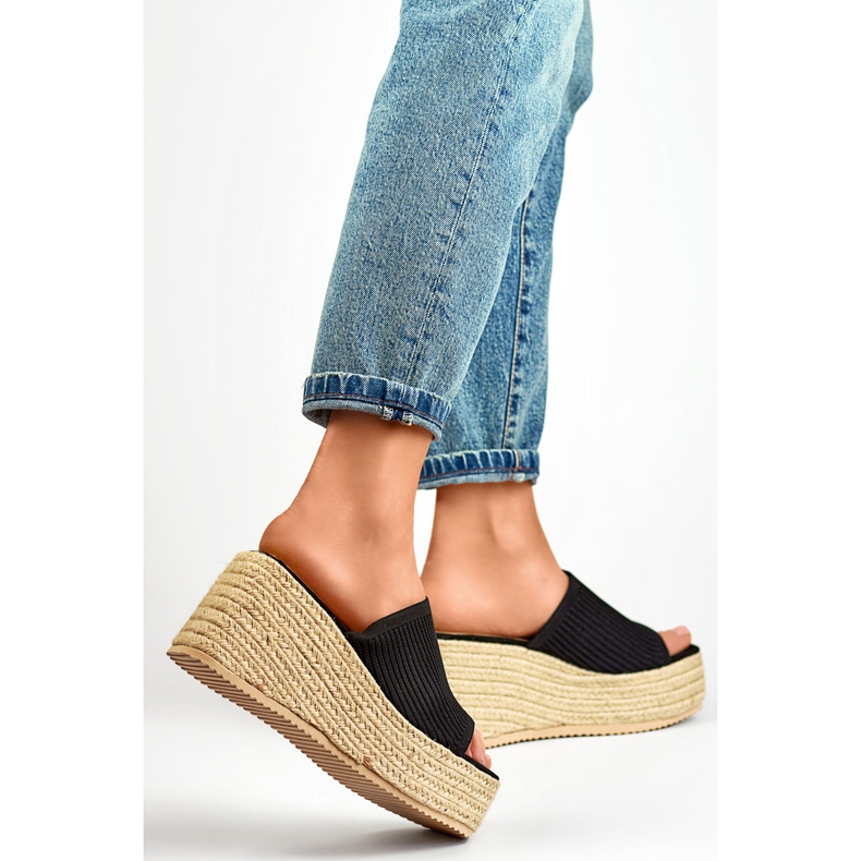 Vysoké klínové žabky 7237B černá 1 Vysoké klínové žabky 7237B černá 1