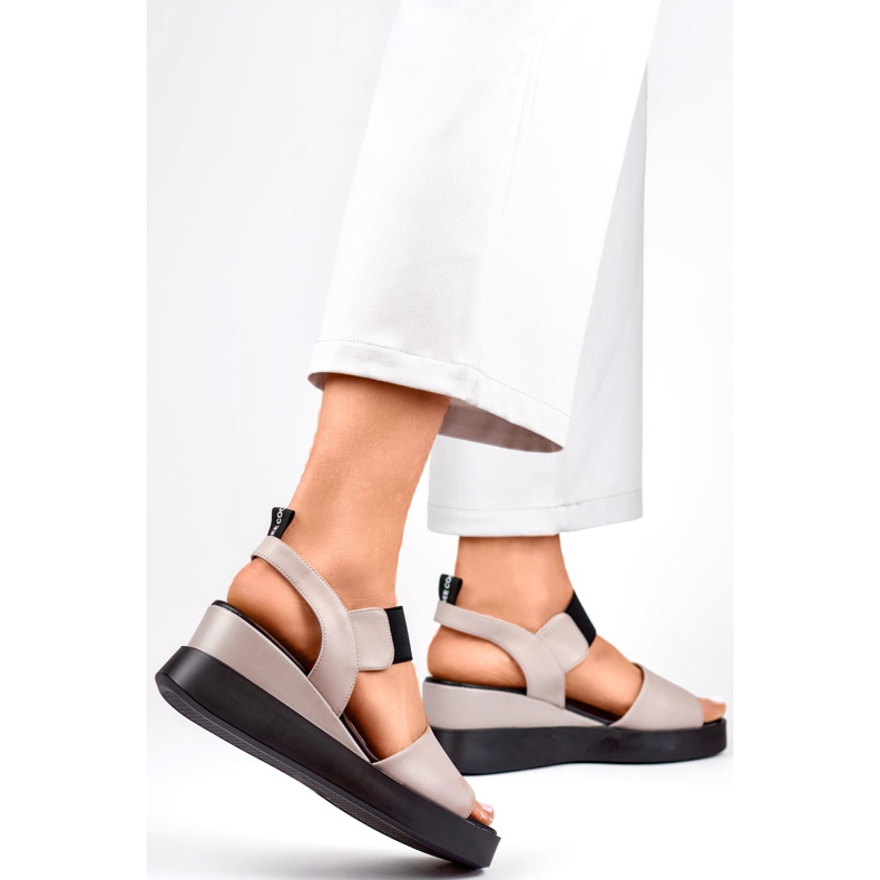 Dámské sandály na klínu GD-LH2002T, béžové béžový 1