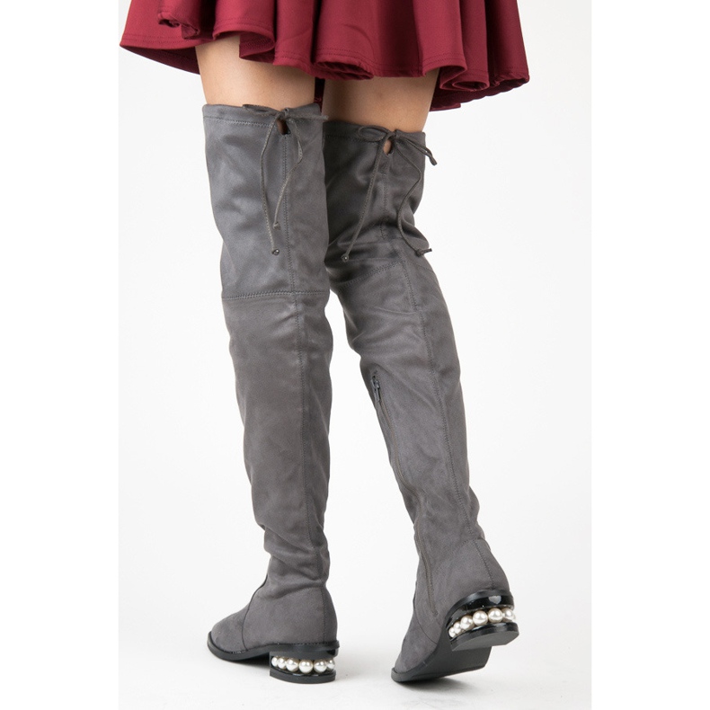 Fashion Šedí mušketýři s perlami šedá 2