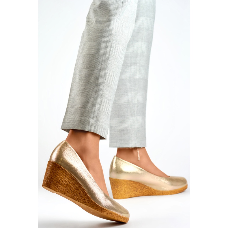 Dámské lodičky na klínu GD-651A-L.GO zlatý 1