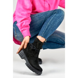 Boty Model DE1127S-B Černý semiš 1