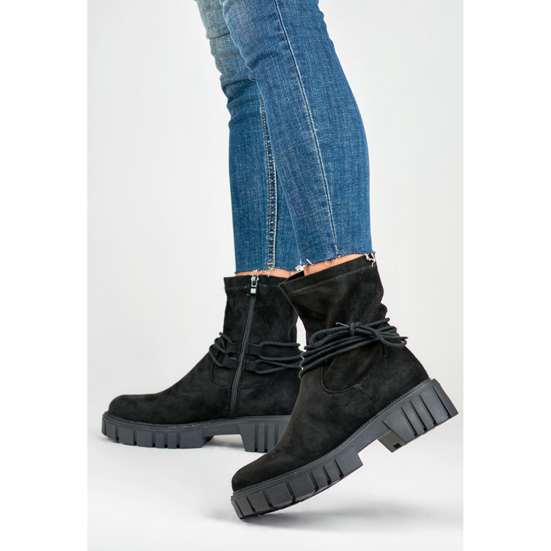 Boty Model DE1127S-B Černý semiš 2