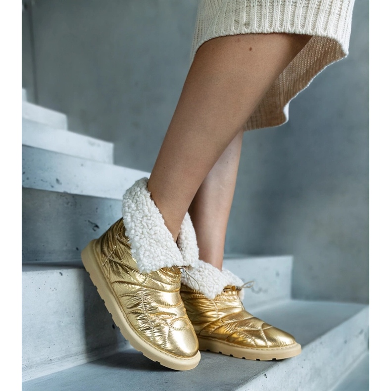 Zlaté zateplené sněhule Caellita s manžetou zlatý 1