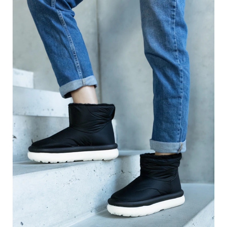 Černé teplé sněhule na platformě Cores černý 1