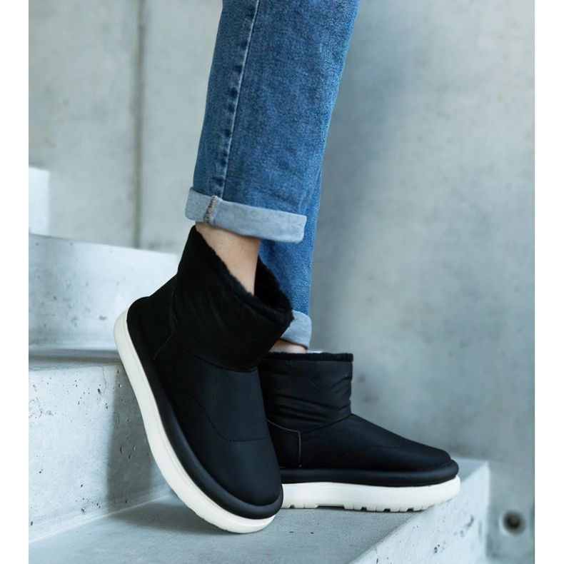 Černé teplé sněhule na platformě Cores černý 2