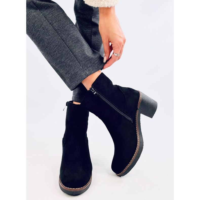 Černé gumové boty na podpatku Linzi černá 1