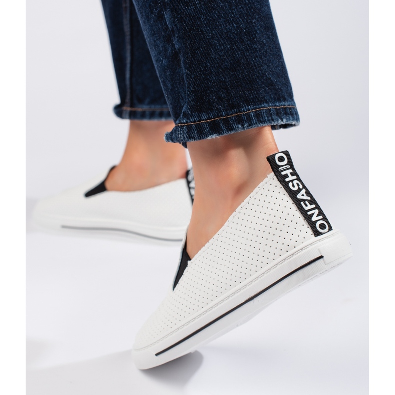 Dámské prolamované bílé tenisky bílý 1