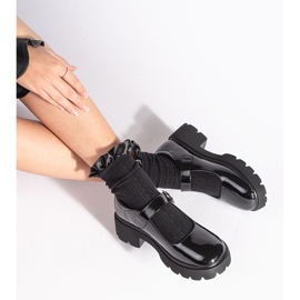 Lakované černé mokasíny se silnou podrážkou černý 1