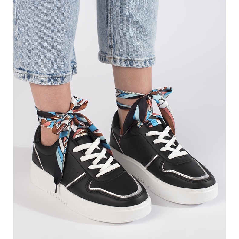 Černé dámské tenisky převazované stuhou černá 1