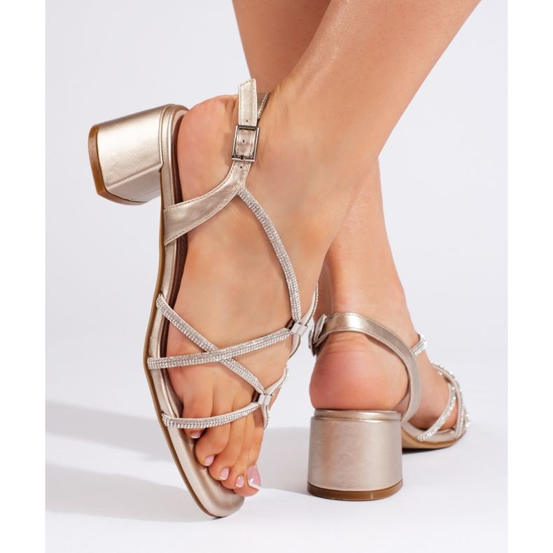 Dámské zlaté sandály s ozdobnými pásky Sergio Leone zlatý 2