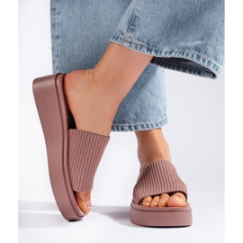 Sergio Leone Dámské růžové sandály na klínku růžový 2