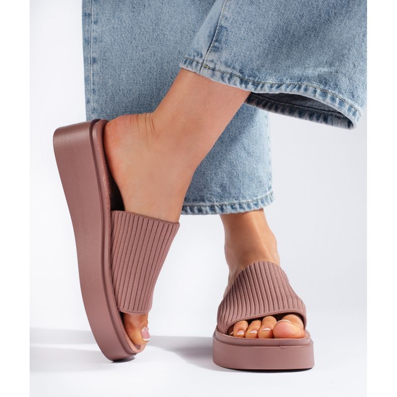 Sergio Leone Dámské růžové sandály na klínku růžový 2