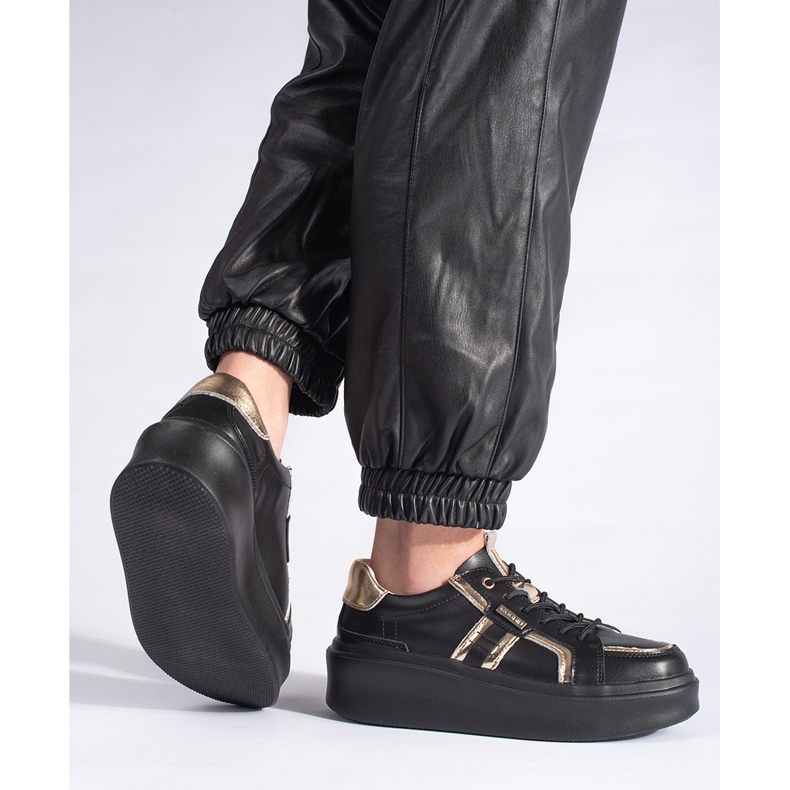 Černé kožené tenisky na platformě černá 2