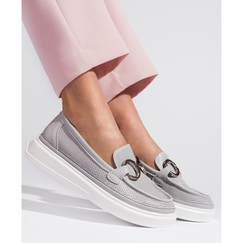 Goodin Šedé prolamované dámské mokasíny šedá 1