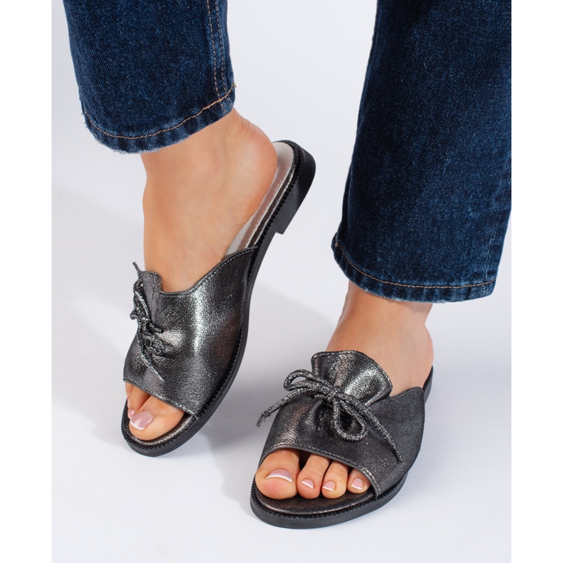 Stříbrné lesklé dámské žabky stříbrný 1