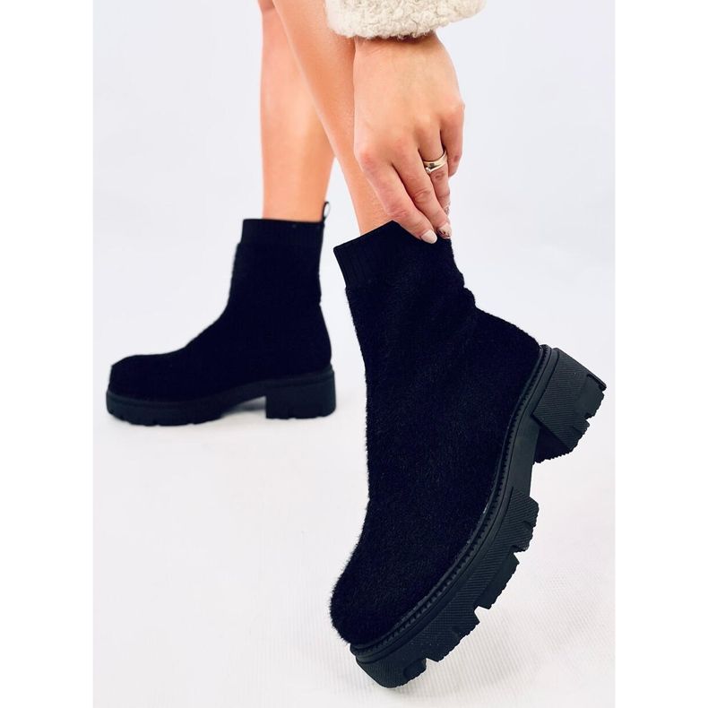 Černé ponožkové boty Roanna černá 2