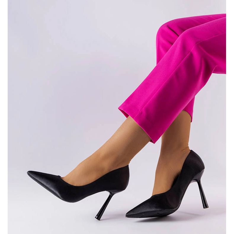 Vinceza Černé jehlice se saténovým povrchem od Vinceze černá 2 Vinceza Černé jehlice se saténovým povrchem od Vinceze černá 2