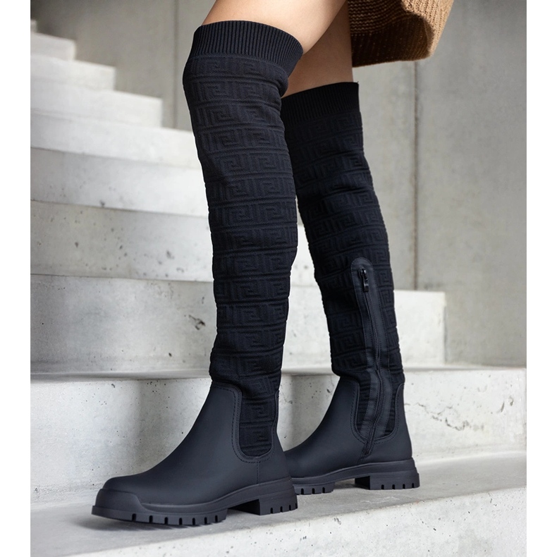 Černé látkové kozačky s matným povrchem Scarlett černá 1