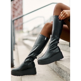 Dámské kozačky nad kolena na platformě a klínku Vinceza 58342 černá 2
