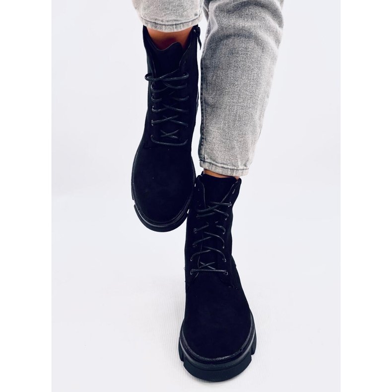 Turner Black šněrovačky černá 1