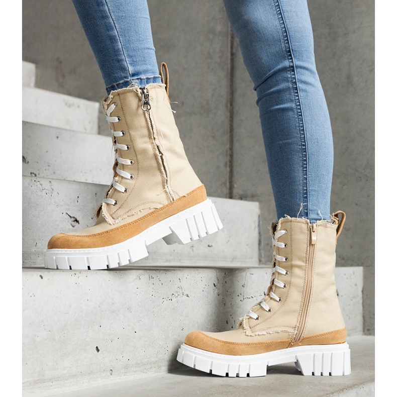 Béžové zateplené kozačky Crispiero béžový 1