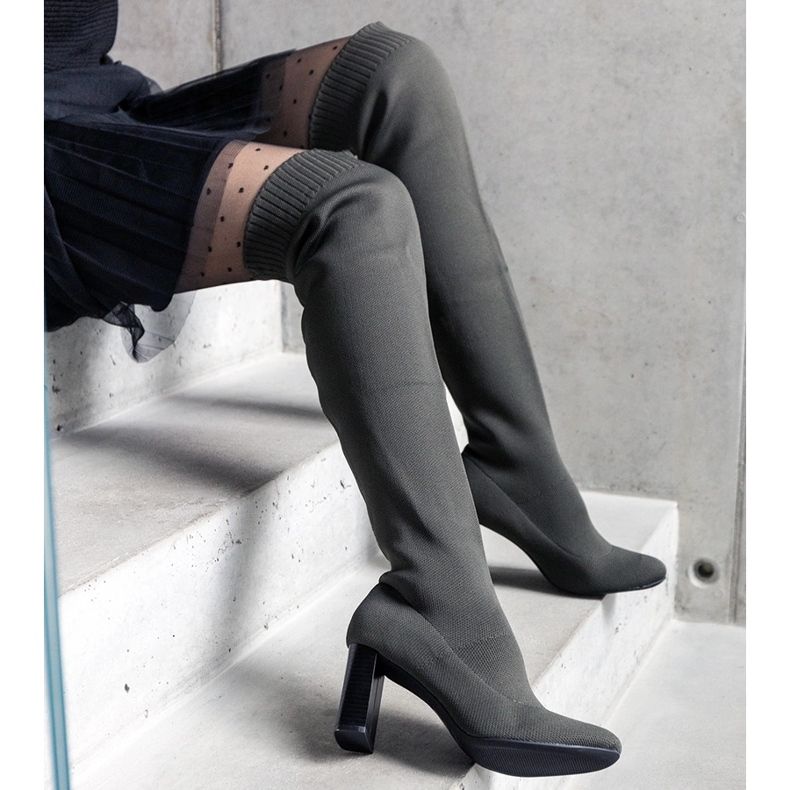 Zelené nazouvací kozačky na vysokém podpatku s pružným svrškem Flamme zelená 1