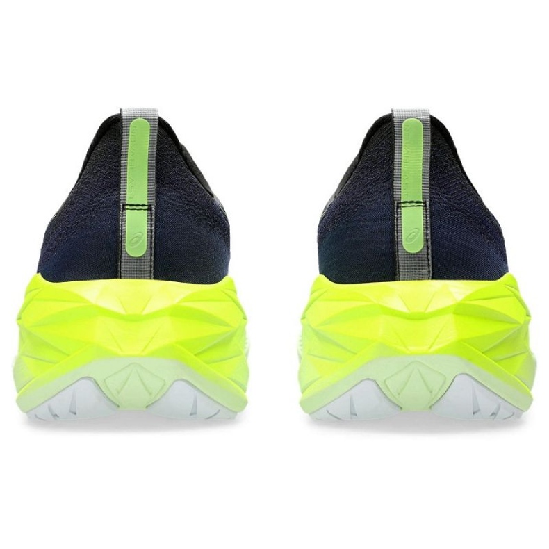 Boty Asics Novablast 4 1011B693-003 černý 2