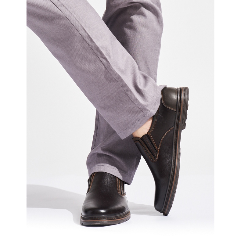 Tmavě hnědé pánské boty hnědý 1