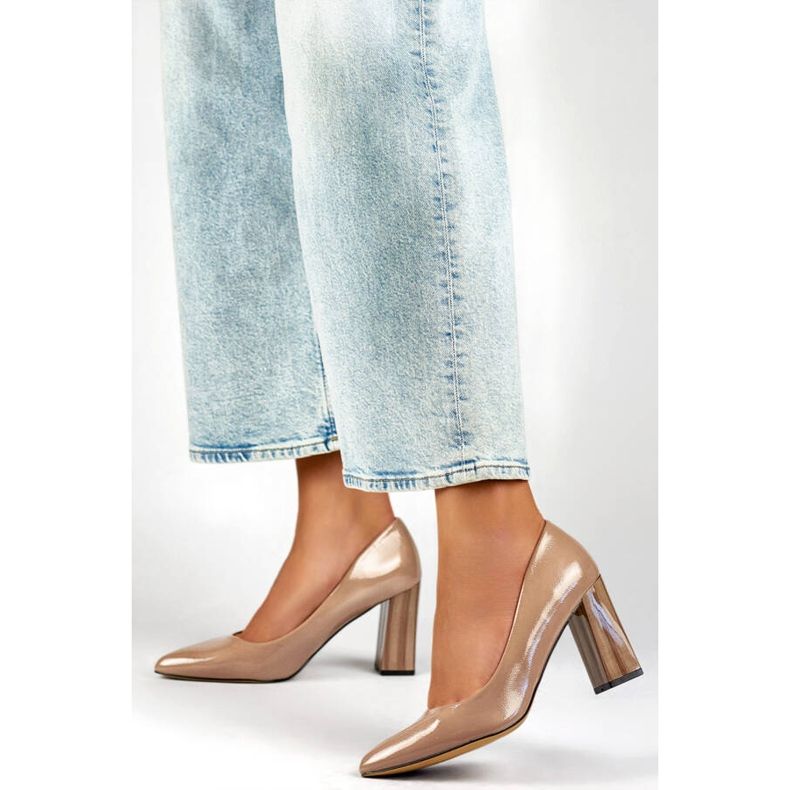 Dámské lodičky na vysokém podpatku se špičatou špičkou, patent béžové GD-FL486A-T béžový 2