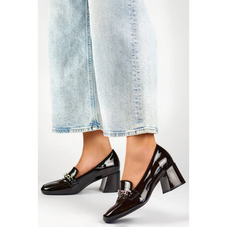 Dámské kožené boty na vysokém podpatku se zdobením, černá 24-58242B 2