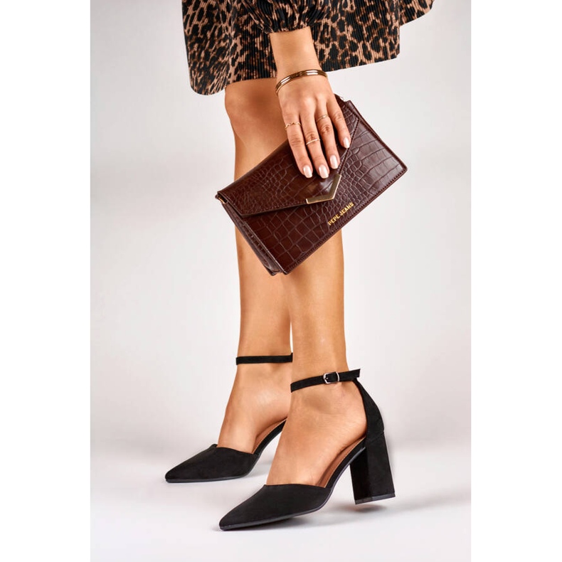 Černé lodičky na vysokém podpatku se zapínáním na kotníky QA203B černá 2